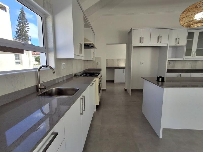 3 Bedroom Property for Sale in Golden Mile Western Cape